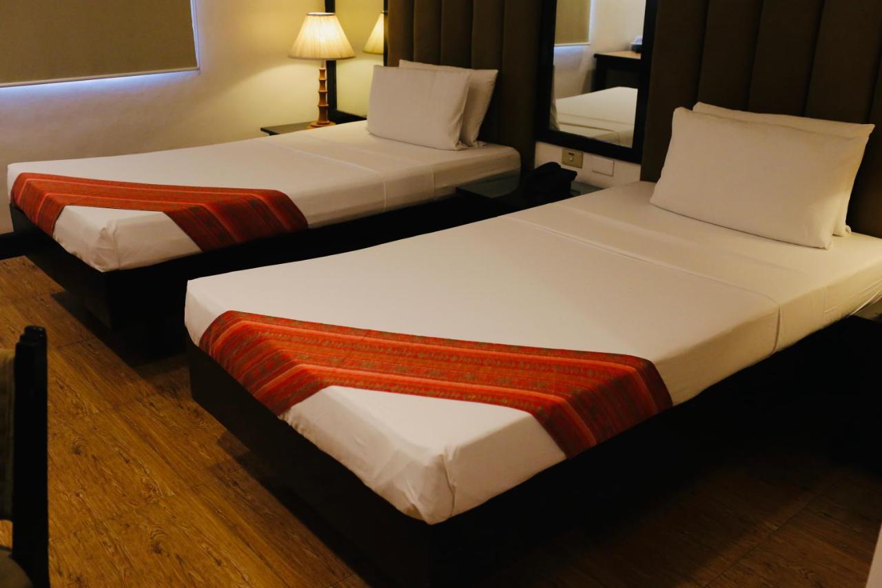 Amalfi718 Hotel Lipa City Esterno foto