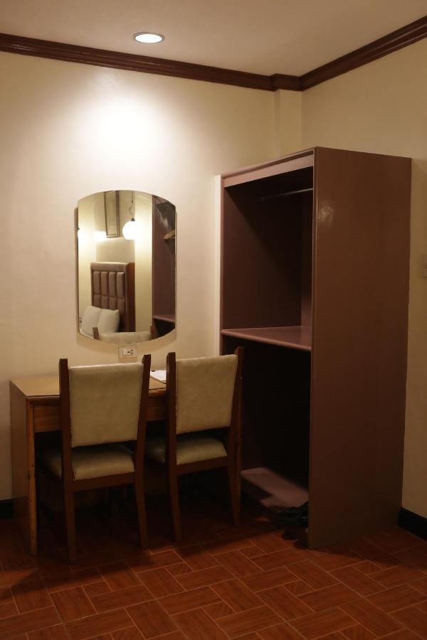 Amalfi718 Hotel Lipa City Esterno foto