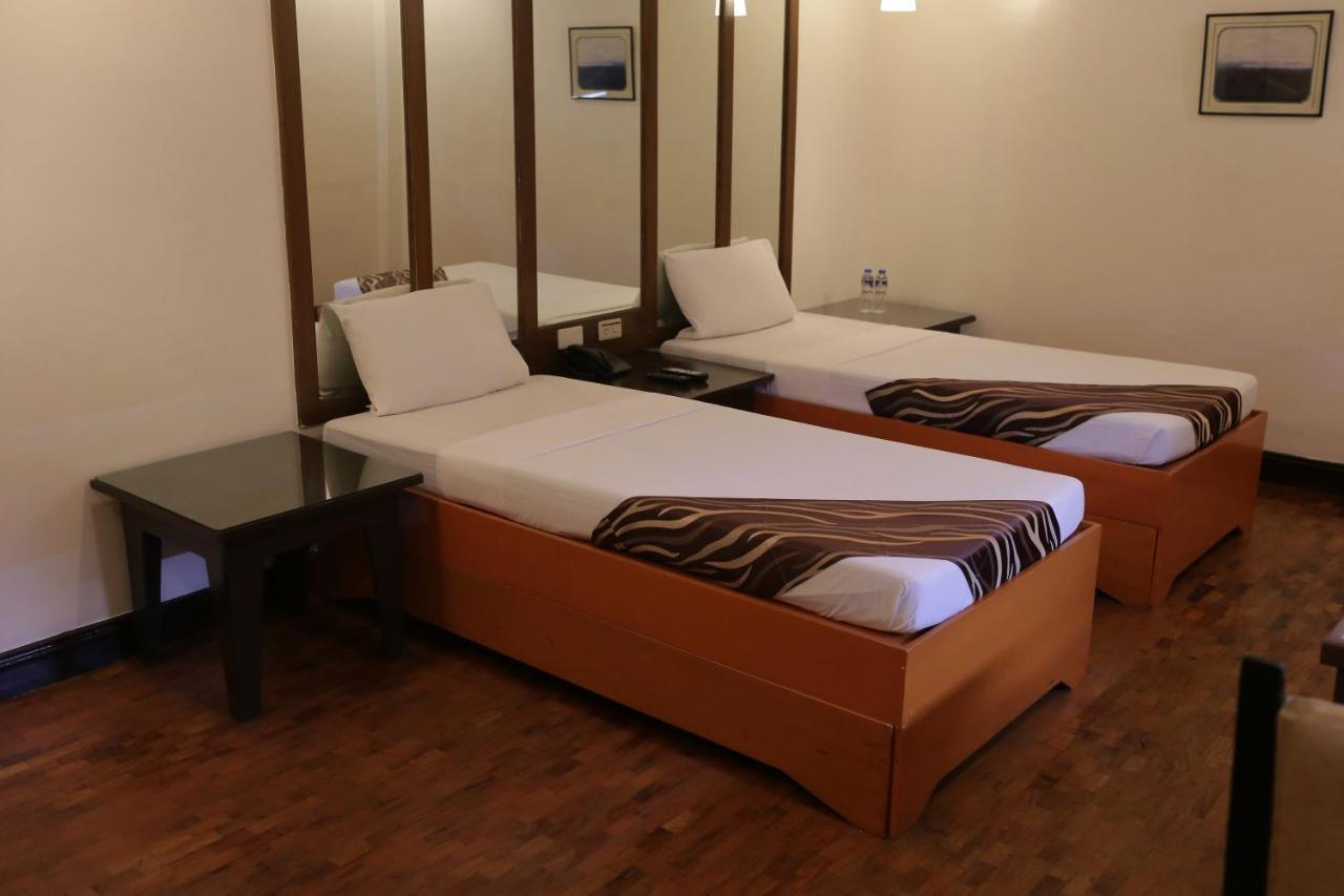 Amalfi718 Hotel Lipa City Esterno foto